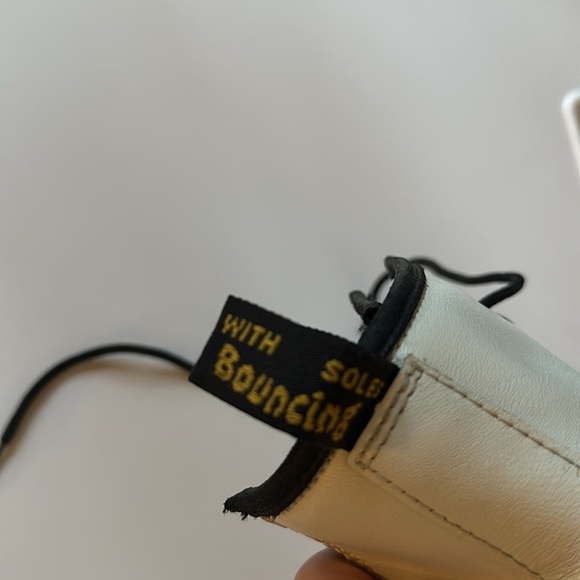 White Dr. Martens Zavala J Size 4 (US M) or Size 5 (US L) Size 36 EU. - Picture 10 of 12